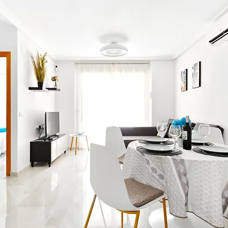 Gorgeous Vacation Apartment In Torrevieja With Big Terrace And Beach Proximity Apartment *