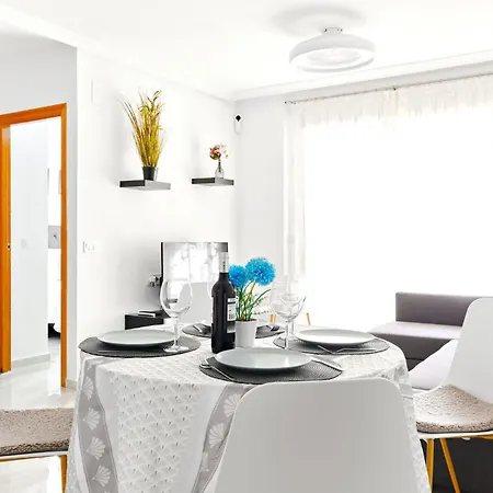 Gorgeous Vacation Apartment In Torrevieja With Big Terrace And Beach Proximity * Torrevieja